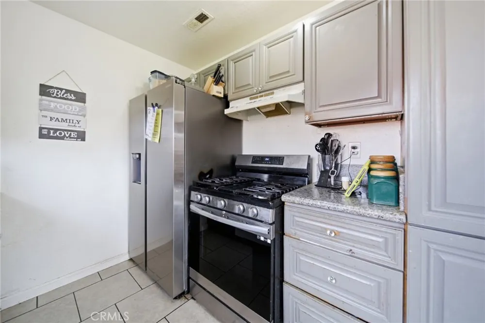 17832 Tahoe Court Adelanto, CA 92301