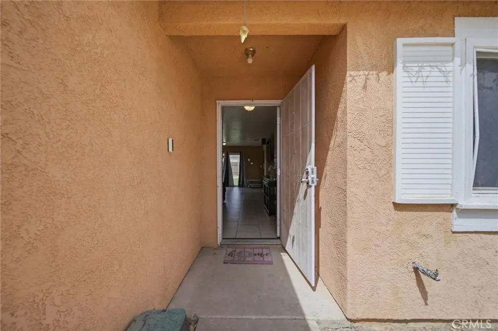 17832 Tahoe Court Adelanto, CA 92301