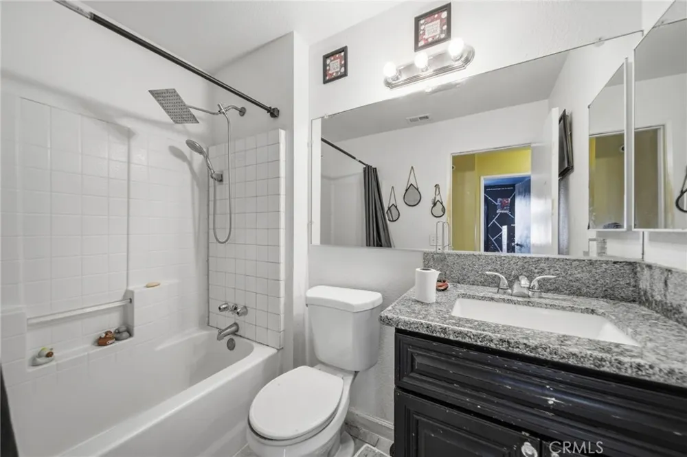 17832 Tahoe Court Adelanto, CA 92301