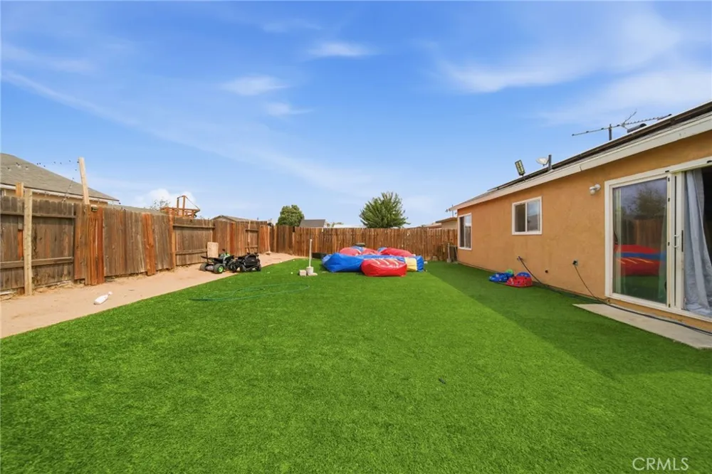 17832 Tahoe Court Adelanto, CA 92301