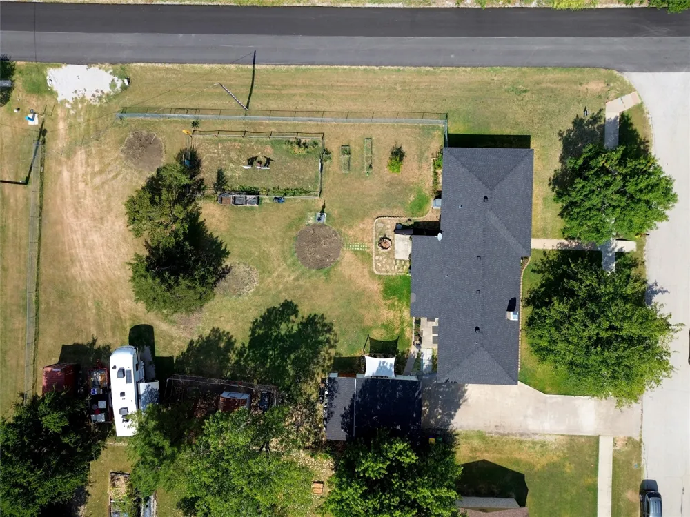 902 Meadowcreek Street Krum, TX 76249