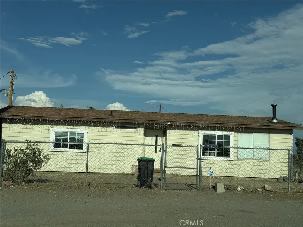 4120 La Mesa Phelan, CA 92371