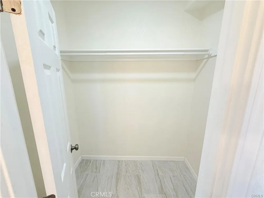 11975 Barbet Phelan, CA 92371