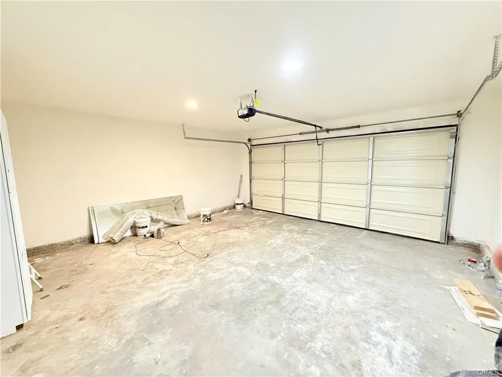 11975 Barbet Phelan, CA 92371