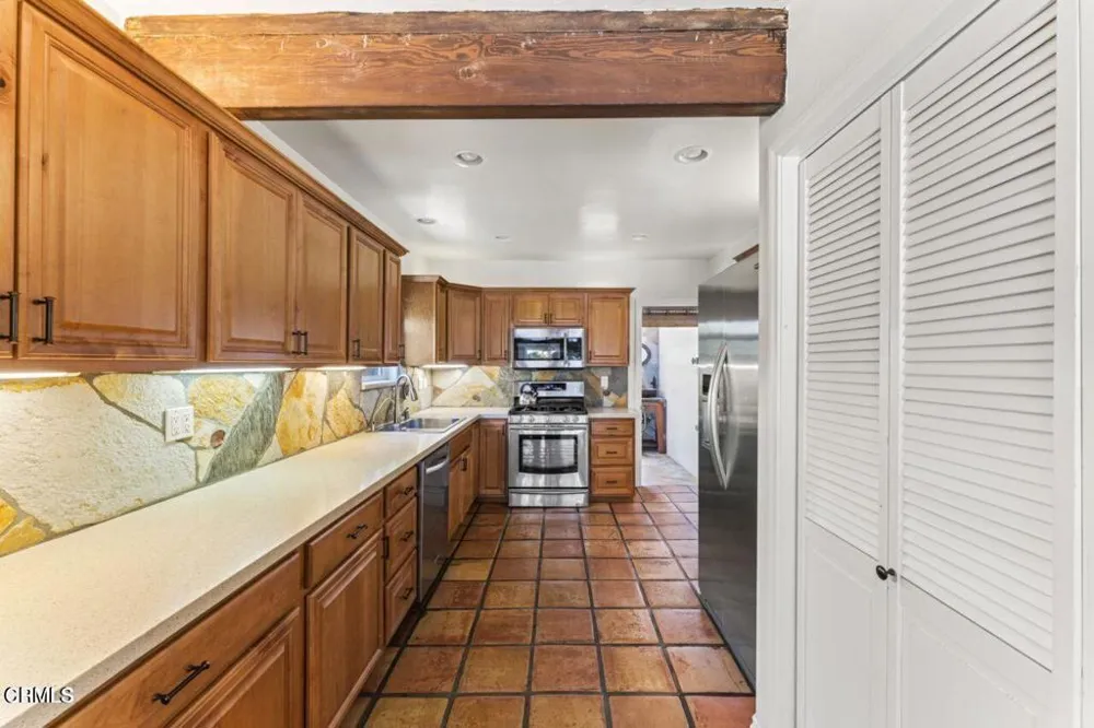 1497 E Main Street Ventura, CA 93001