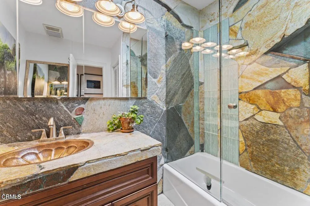 1497 E Main Street Ventura, CA 93001