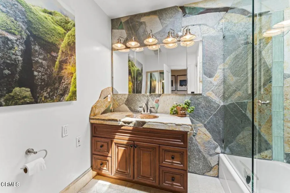 1497 E Main Street Ventura, CA 93001