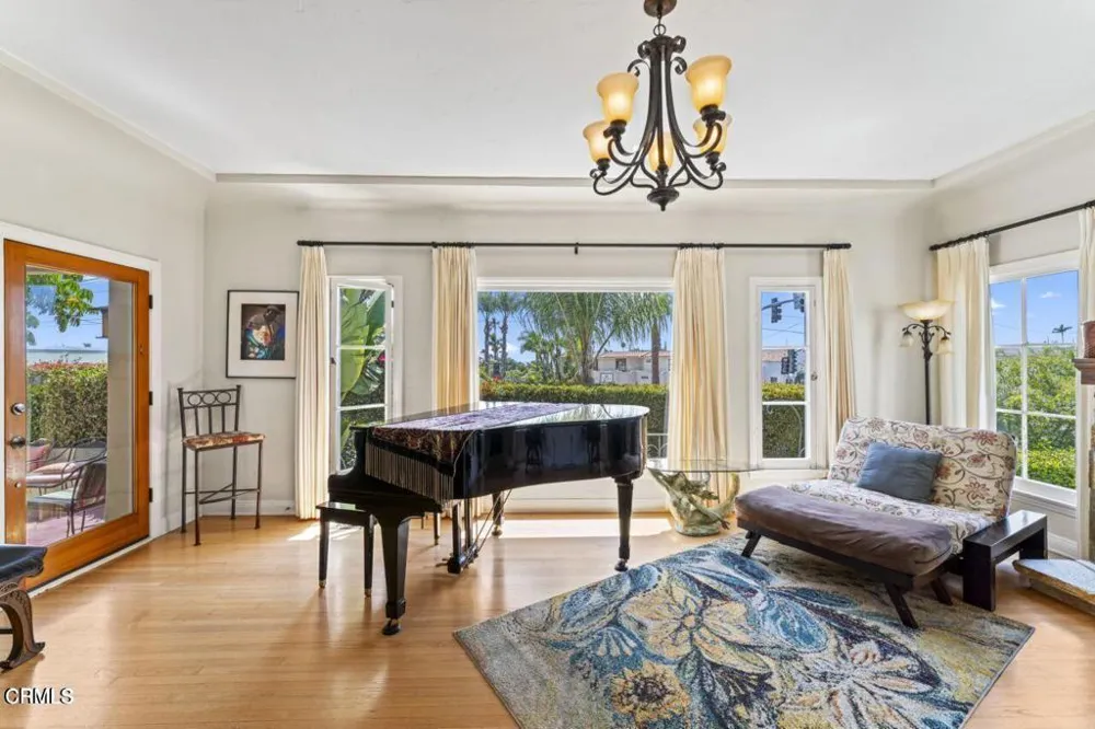 1497 E Main Street Ventura, CA 93001