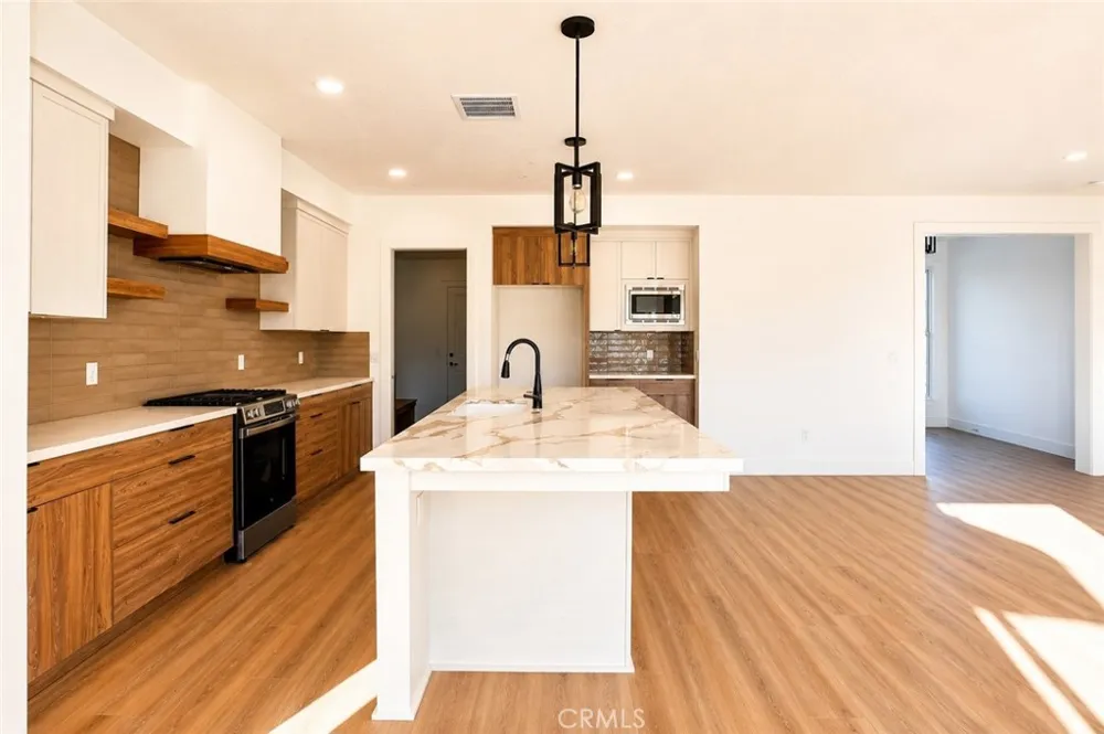 9012 Monte Vista Phelan, CA 92371