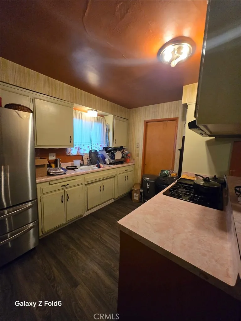 461 W Scott Street Rialto, CA 92376
