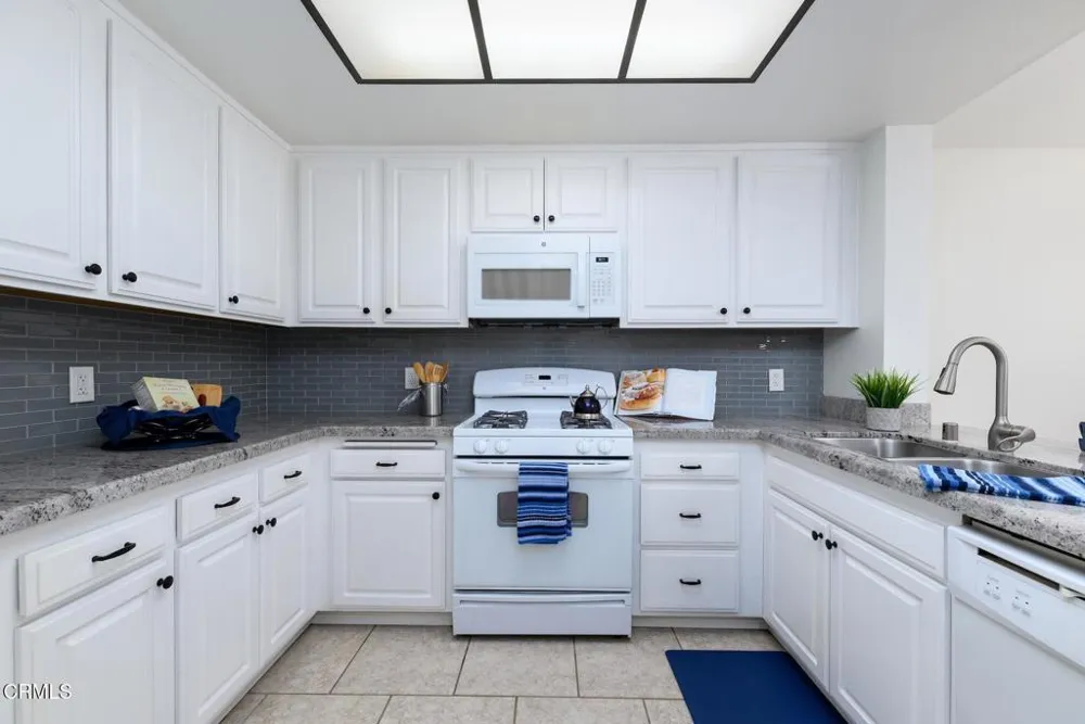 1210 Via Montoya Camarillo, CA 93010
