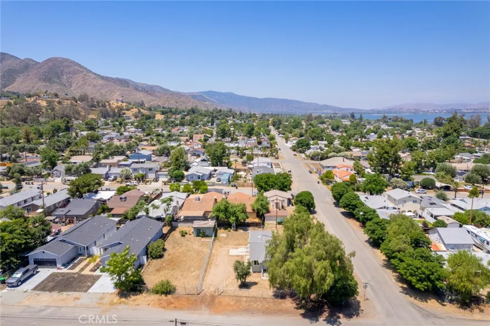 33161 Pederson Lake Elsinore, CA 92530