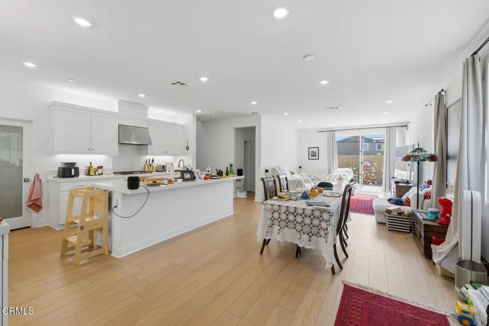 409 Snowdrop Lane Santa Paula, CA 93060