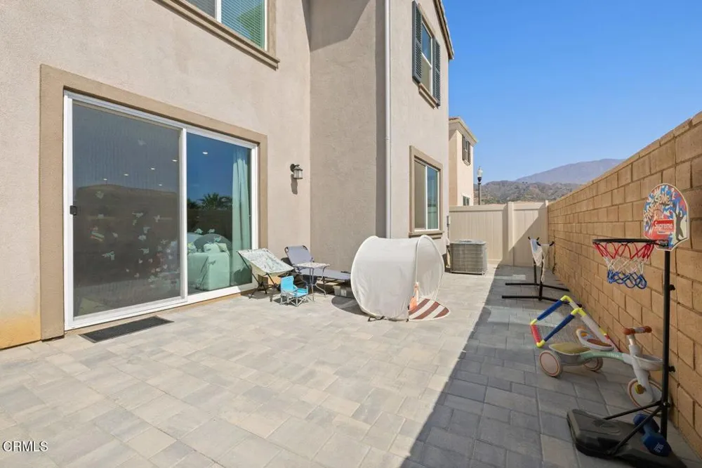 409 Snowdrop Lane Santa Paula, CA 93060