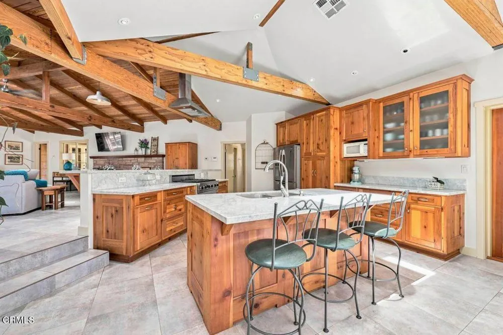1473 S La Luna Avenue Ojai, CA 93023