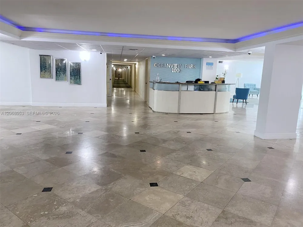1000 Parkview Dr #825 Hallandale Beach, FL 33009