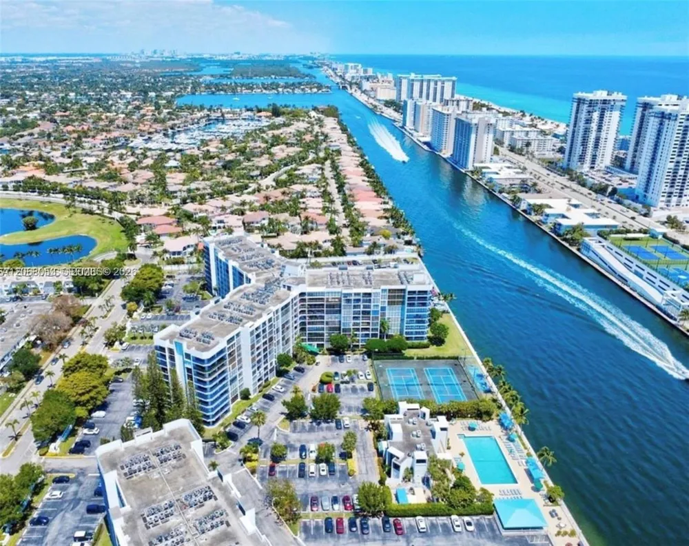 1000 Parkview Dr #825 Hallandale Beach, FL 33009