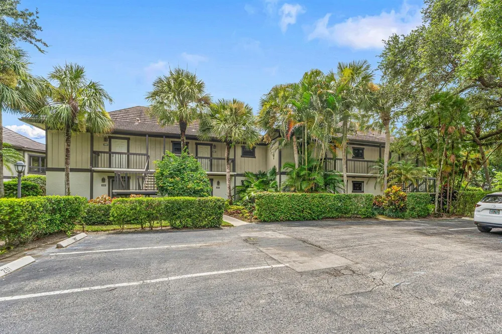 13334 Polo Club Road #240 Wellington, FL 33414