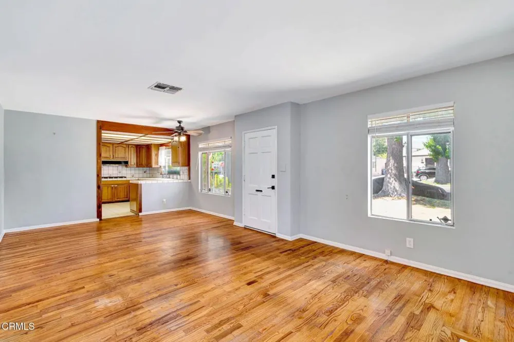 14646 Leadwell Street Van Nuys, CA 91405