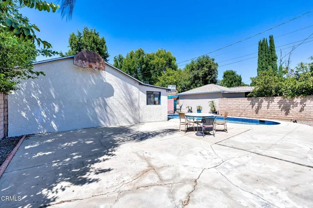 14646 Leadwell Street Van Nuys, CA 91405