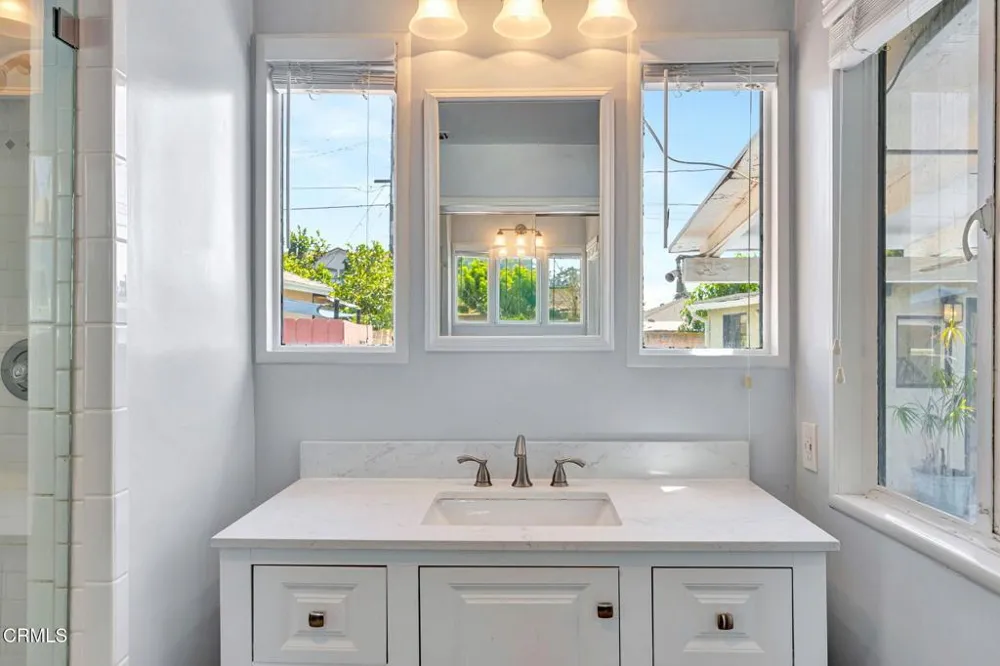 14646 Leadwell Street Van Nuys, CA 91405