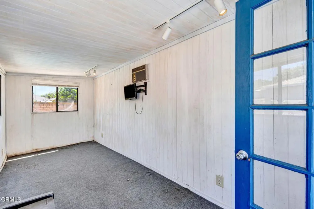 14646 Leadwell Street Van Nuys, CA 91405