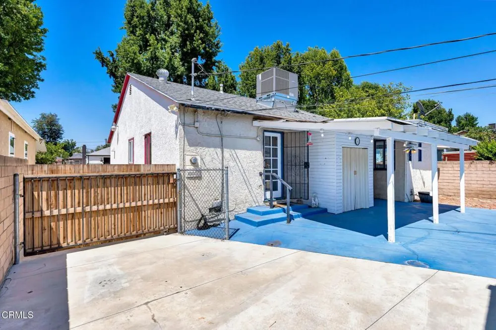 14646 Leadwell Street Van Nuys, CA 91405