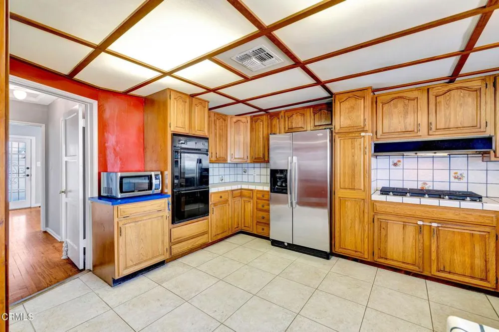 14646 Leadwell Street Van Nuys, CA 91405