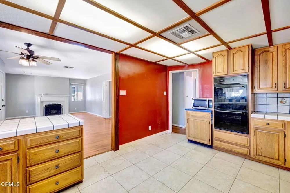 14646 Leadwell Street Van Nuys, CA 91405