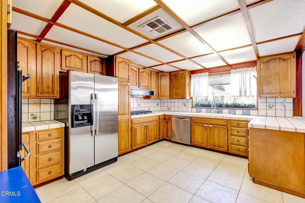 14646 Leadwell Street Van Nuys, CA 91405