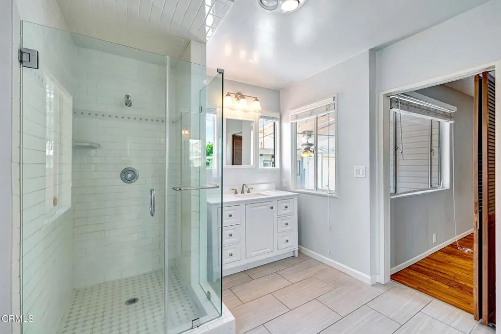 14646 Leadwell Street Van Nuys, CA 91405