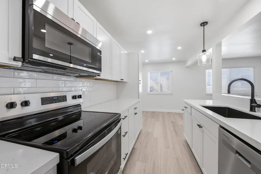 1173 Chalmette Avenue Ventura, CA 93003