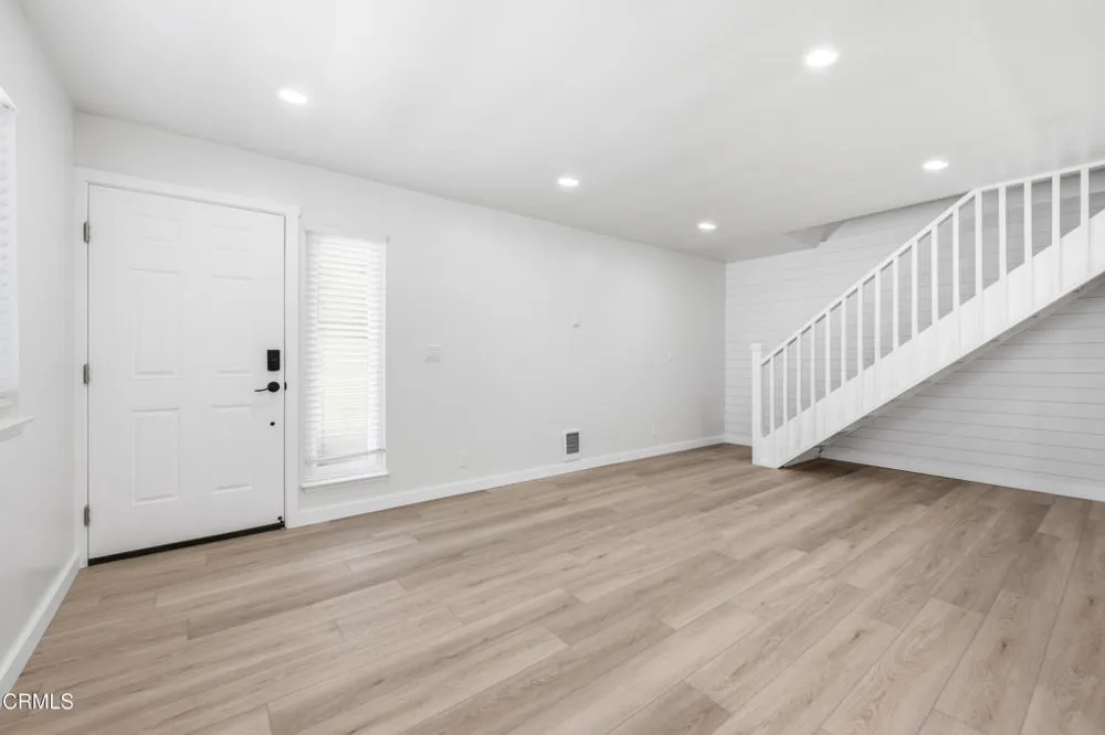 1173 Chalmette Avenue Ventura, CA 93003