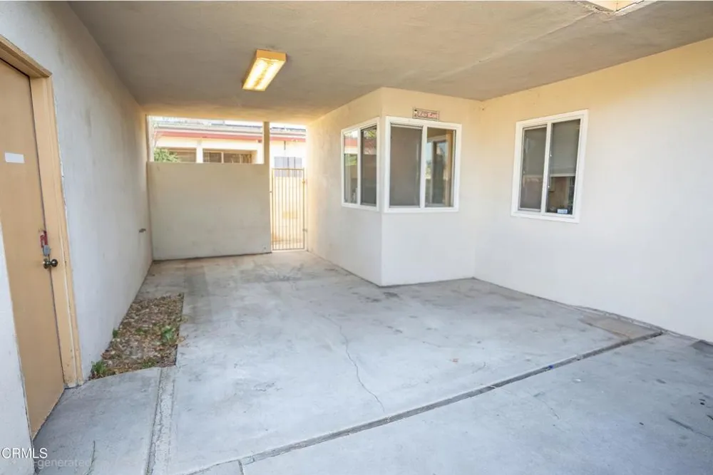 7511 Shoup Avenue Los Angeles, CA 91307