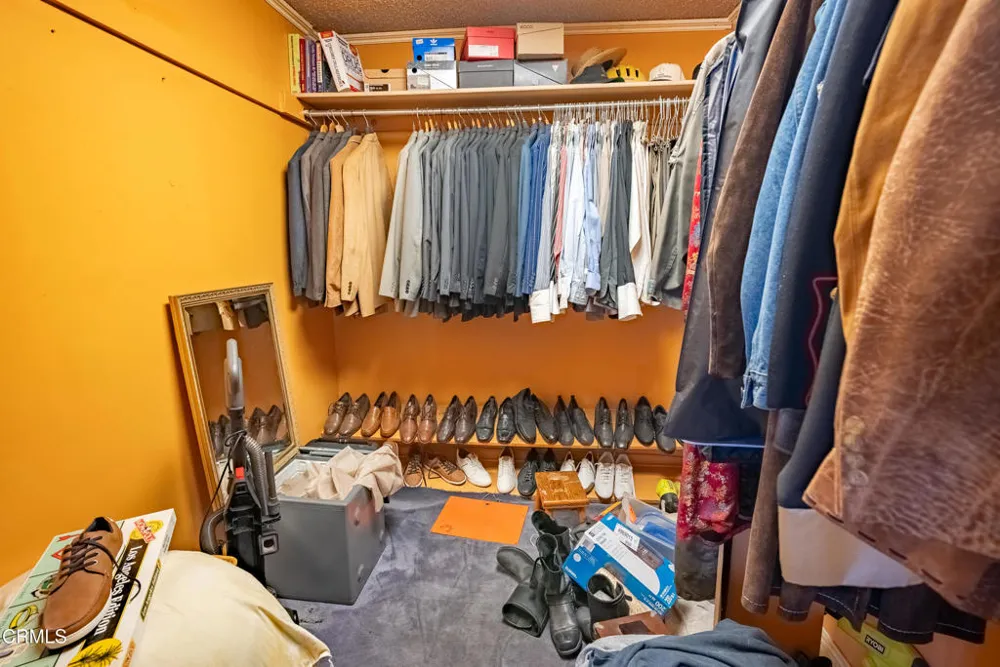 7511 Shoup Avenue Los Angeles, CA 91307