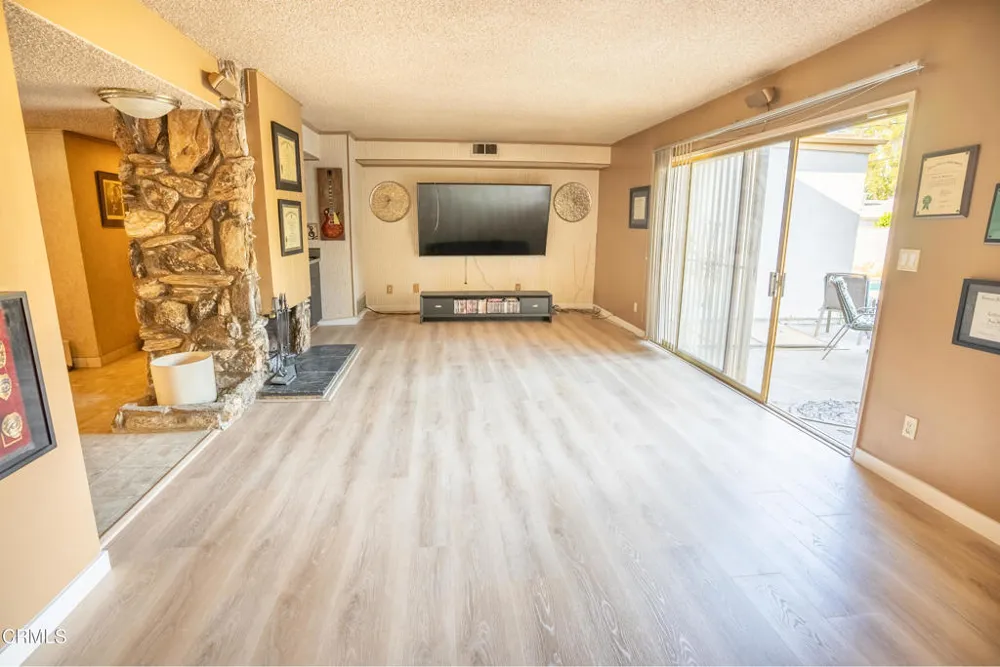 7511 Shoup Avenue Los Angeles, CA 91307