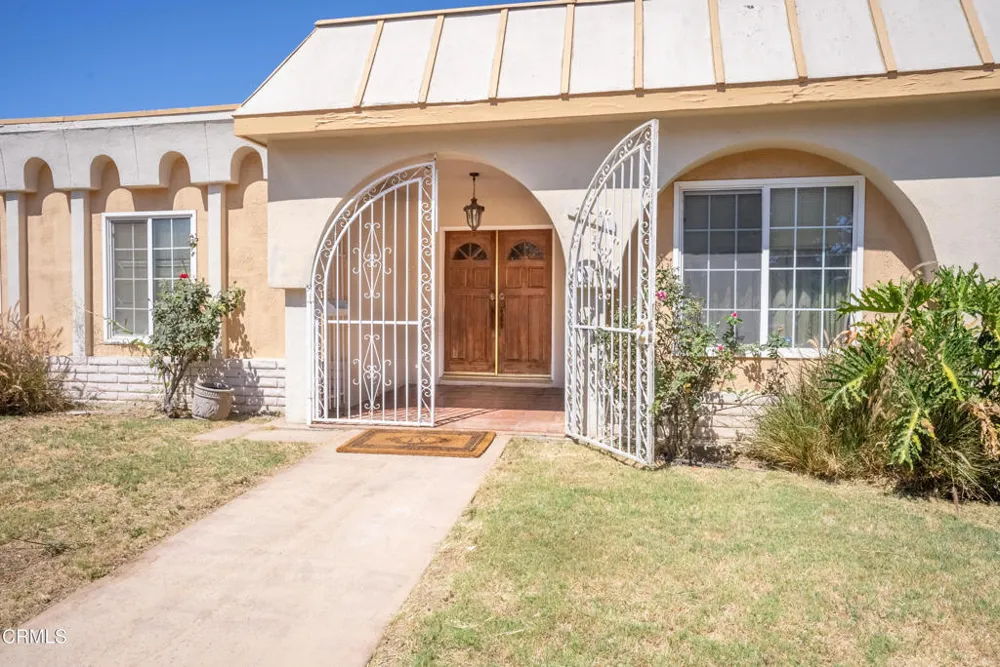 7511 Shoup Avenue Los Angeles, CA 91307
