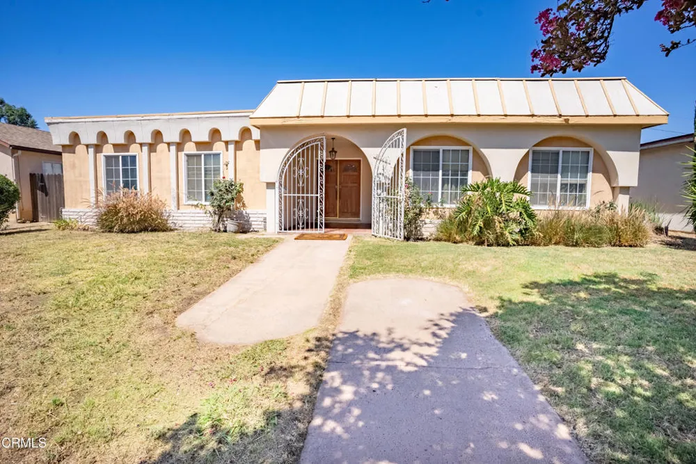 7511 Shoup Avenue Los Angeles, CA 91307