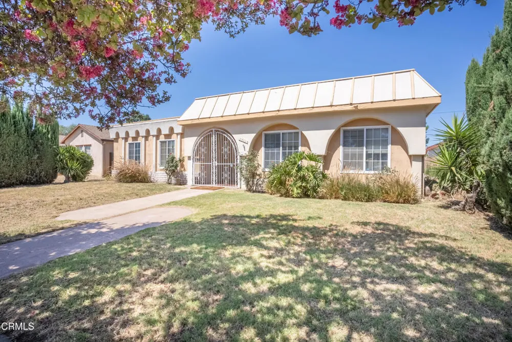 7511 Shoup Avenue Los Angeles, CA 91307