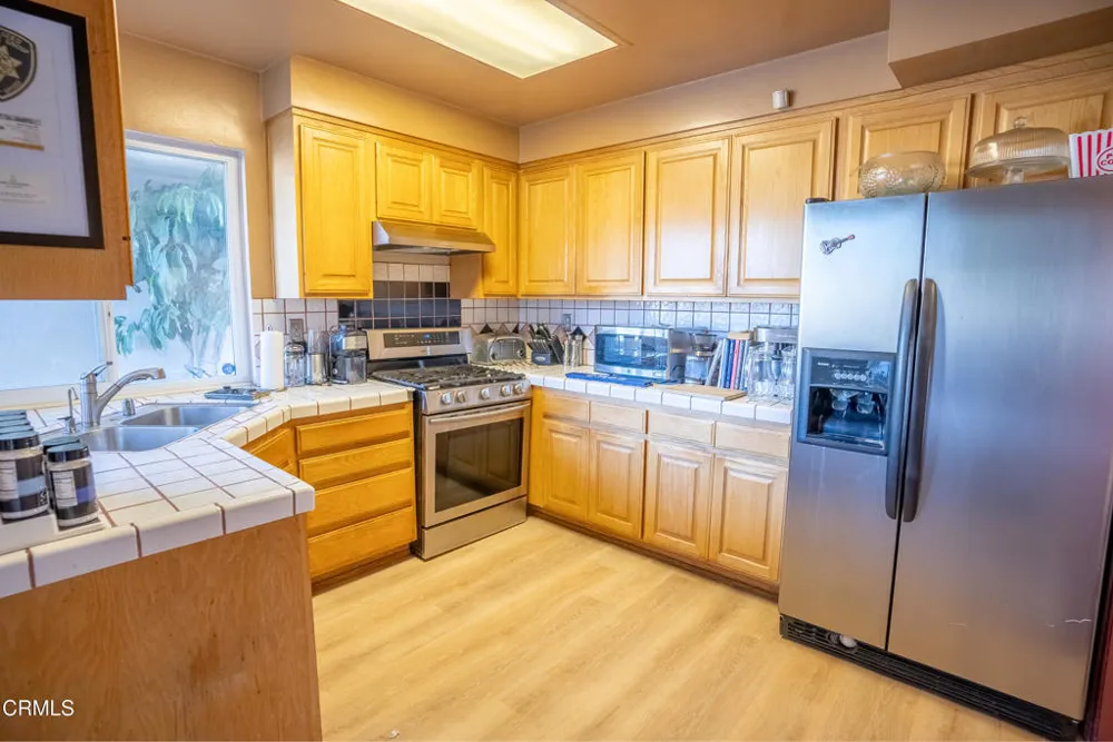 7511 Shoup Avenue Los Angeles, CA 91307