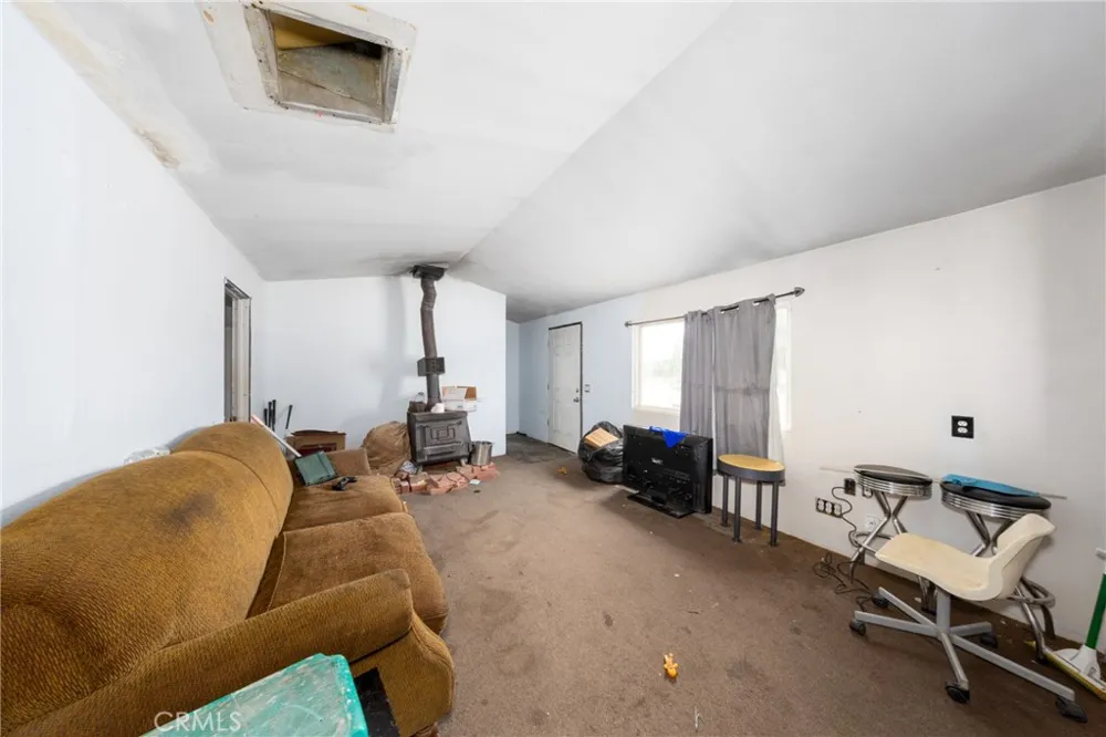 2833 White Fox Pinon Hills, CA 92372