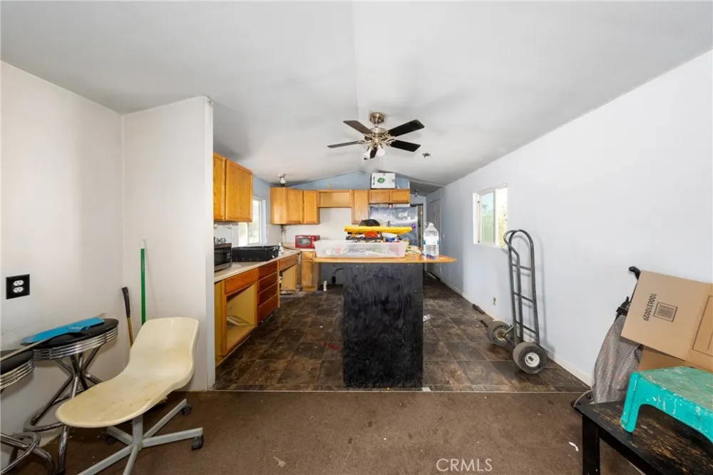 2833 White Fox Pinon Hills, CA 92372