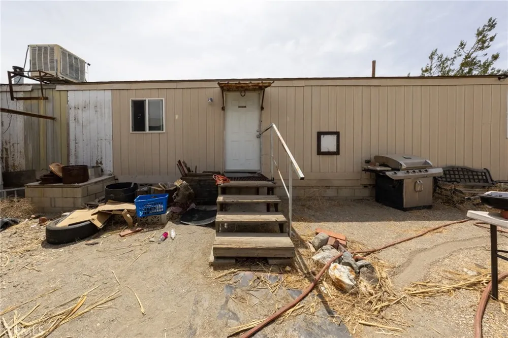 2833 White Fox Pinon Hills, CA 92372
