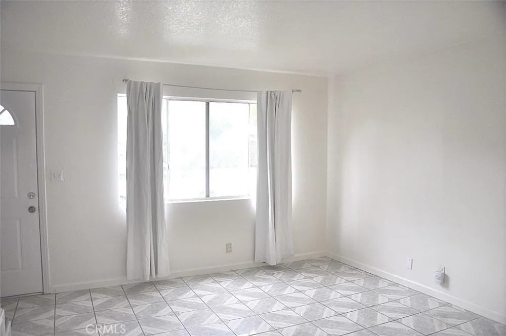 688 5th Azusa, CA 91702
