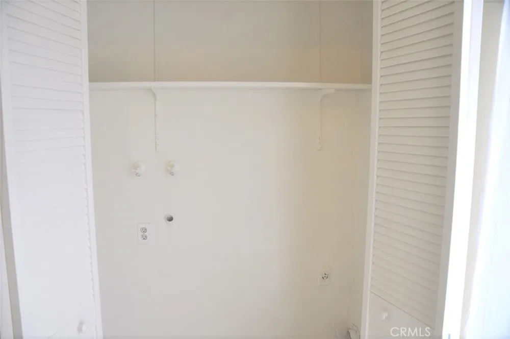 688 5th Azusa, CA 91702