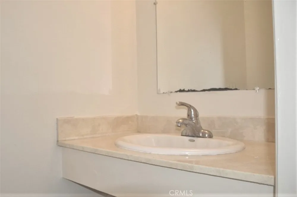 688 5th Azusa, CA 91702