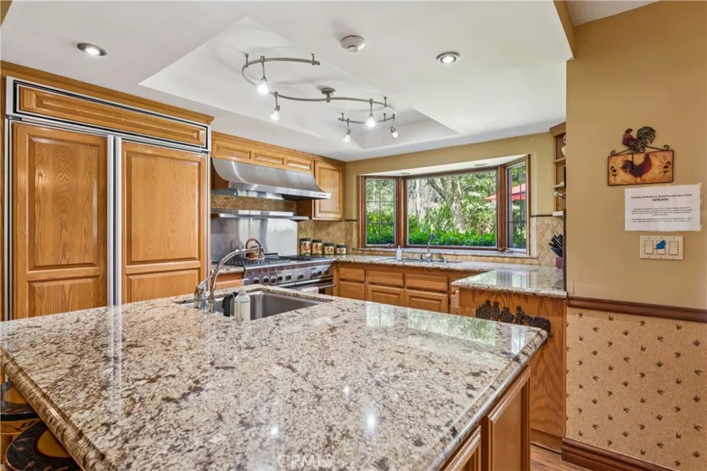 28476 North Shore Lake Arrowhead, CA 92352