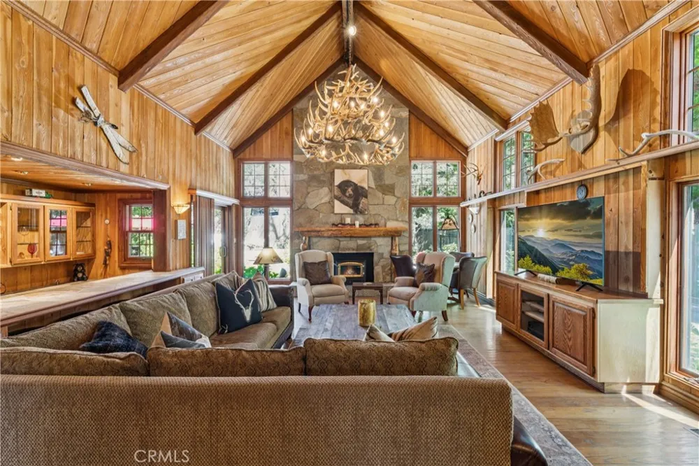 28476 North Shore Lake Arrowhead, CA 92352