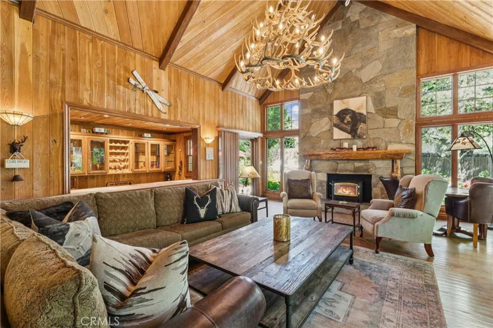28476 North Shore Lake Arrowhead, CA 92352