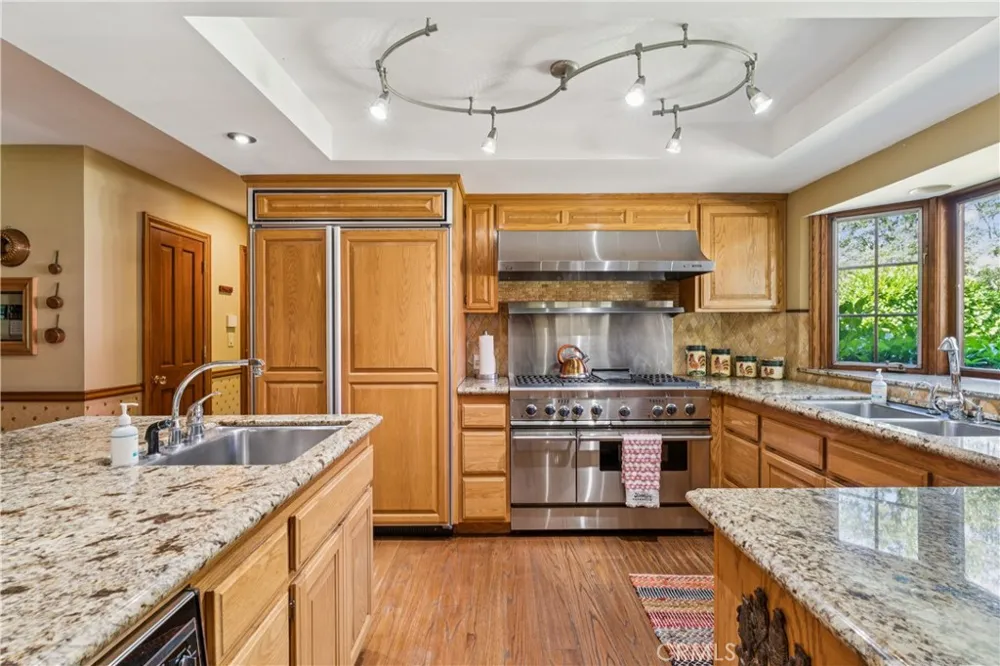 28476 North Shore Lake Arrowhead, CA 92352